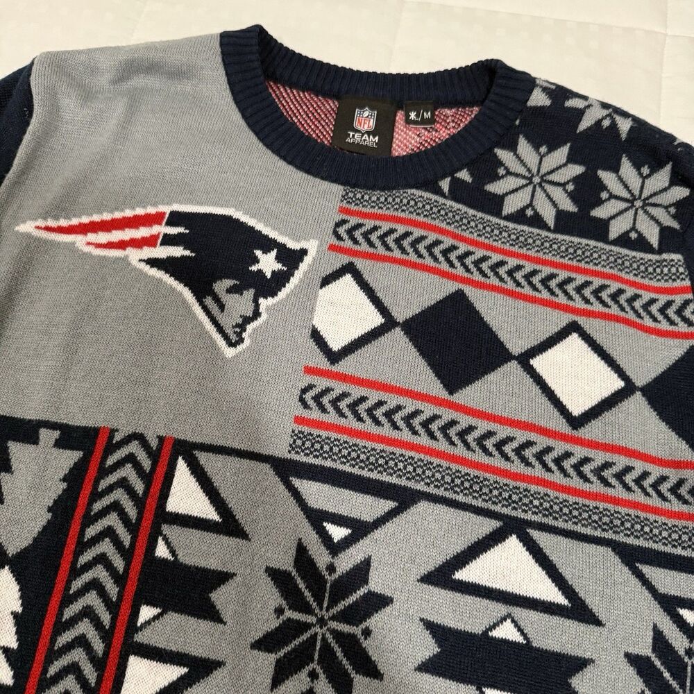 NFL New England Patriots Men’s Football Crewneck Sweater - M